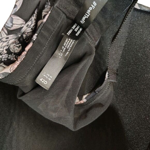 Torrid Dream Wire Free 42D Lightly Lined Skull Dark Floral Bra Pastel Whimsigoth - Picture 5 of 7